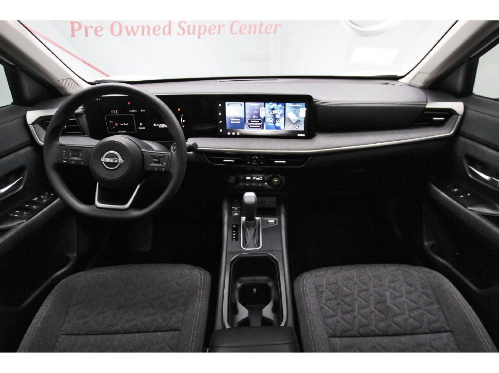 Used 2026 Nissan Kicks SV w/ SV Premium Package FWD image 9