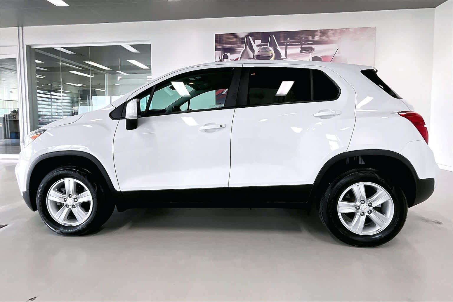 Used 2022 Chevrolet Trax LS w/ Tint and Cruise Package AWD/4WD image 3