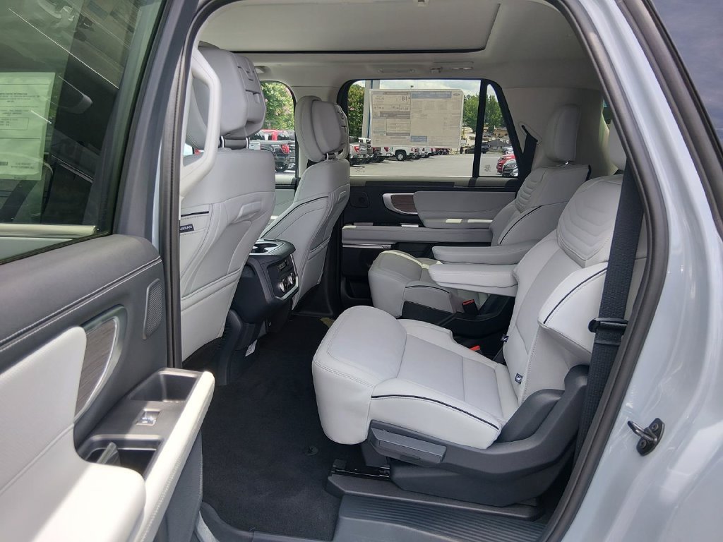 New 2026 Ford Expedition Max Platinum w/ Platinum Ultimate Package AWD/4WD image 13