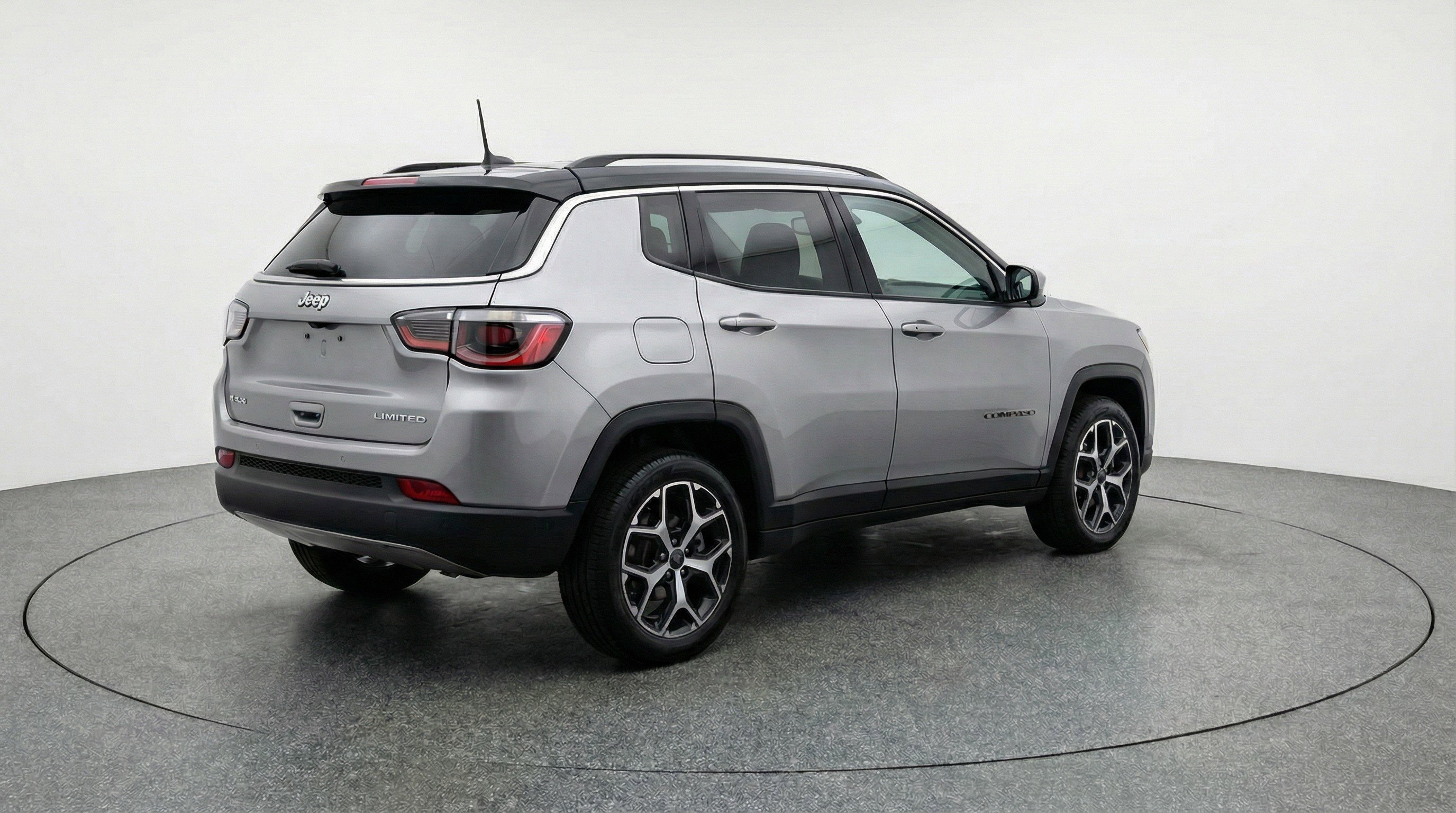 Used 2025 Jeep Compass Limited AWD/4WD image 9