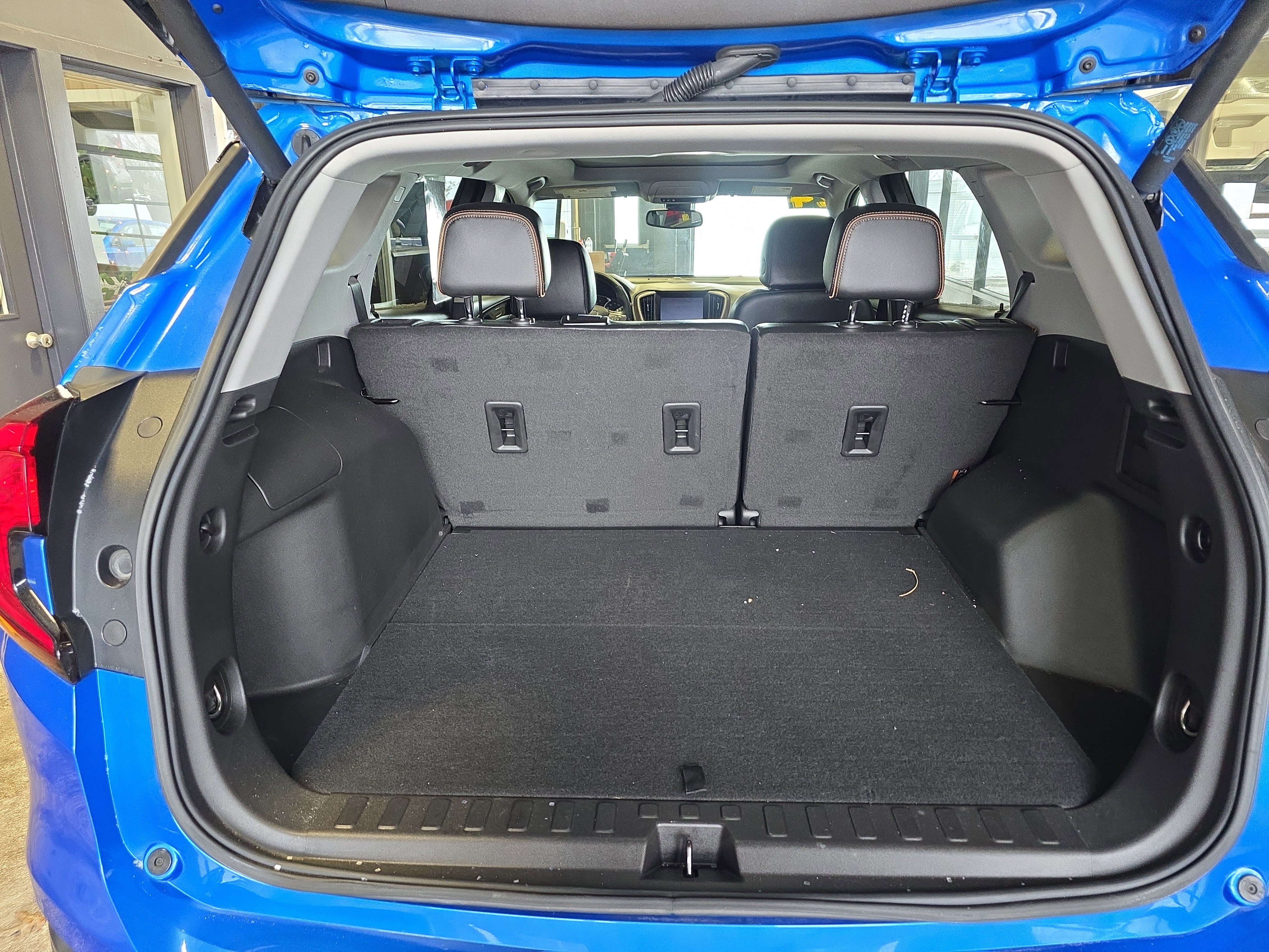 Used 2024 GMC Terrain AT4 w/ Infotainment Package II image 5