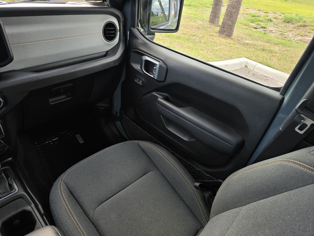 Used 2024 Jeep Wrangler Willys AWD/4WD image 18