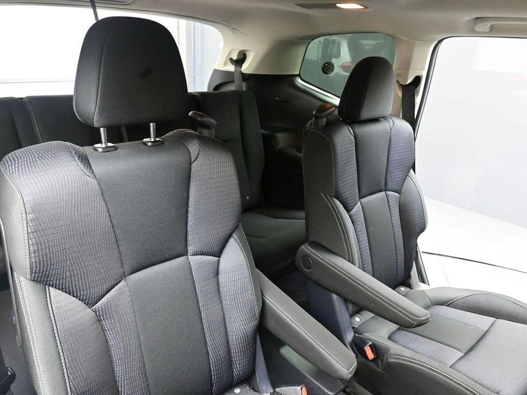 Used 2024 Subaru Ascent Premium w/ Convenience Package image 16