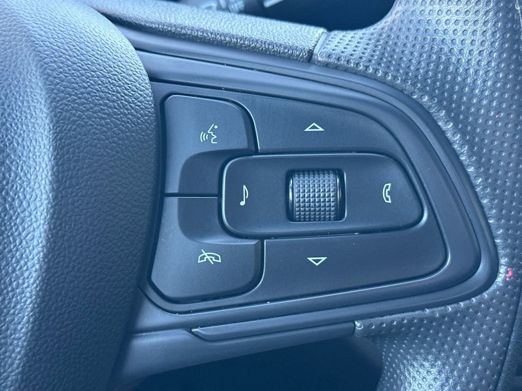 Used 2025 Buick Envista Preferred image 27