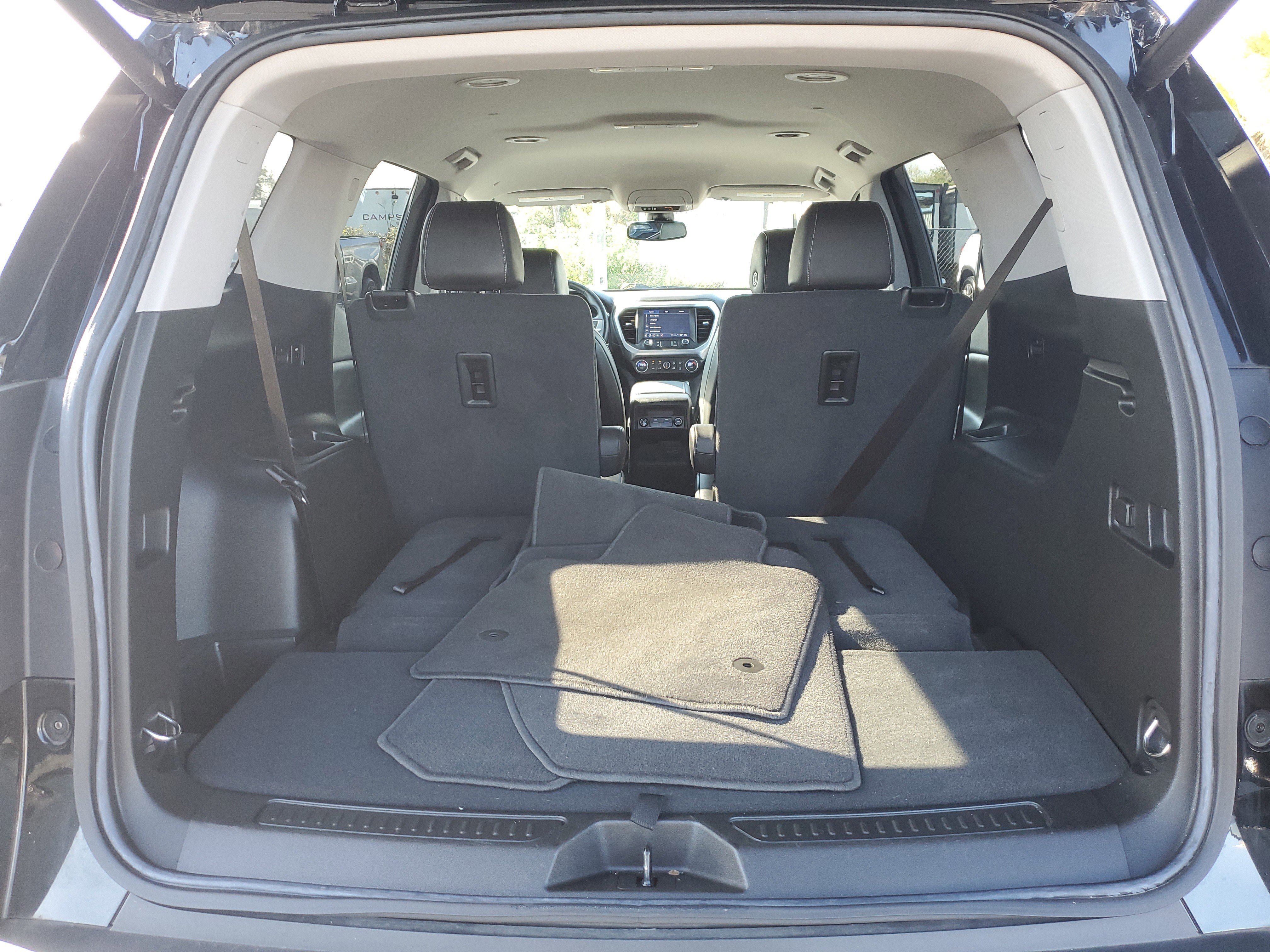 Used 2023 GMC Acadia SLT image 9