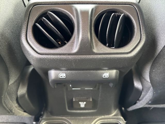 Used 2024 Jeep Wrangler Unlimited Rubicon image 30