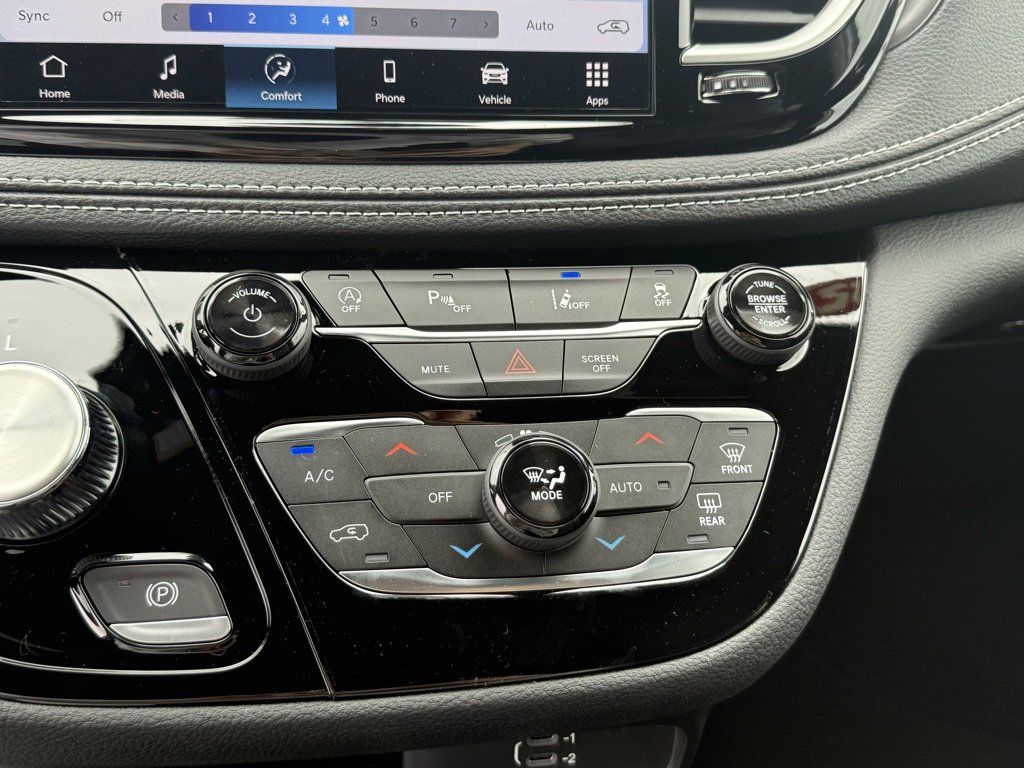 New 2026 Chrysler Pacifica Select image 26