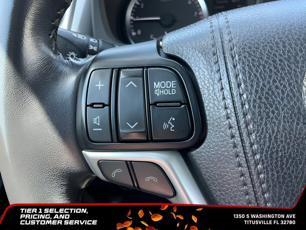 Used 2018 Toyota Highlander Plus w/ Carpet Mat Package (TMS) AWD/4WD image 32