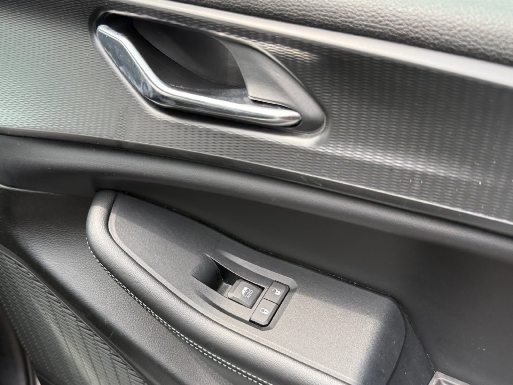 Used 2024 Jeep Grand Cherokee Altitude RWD image 40