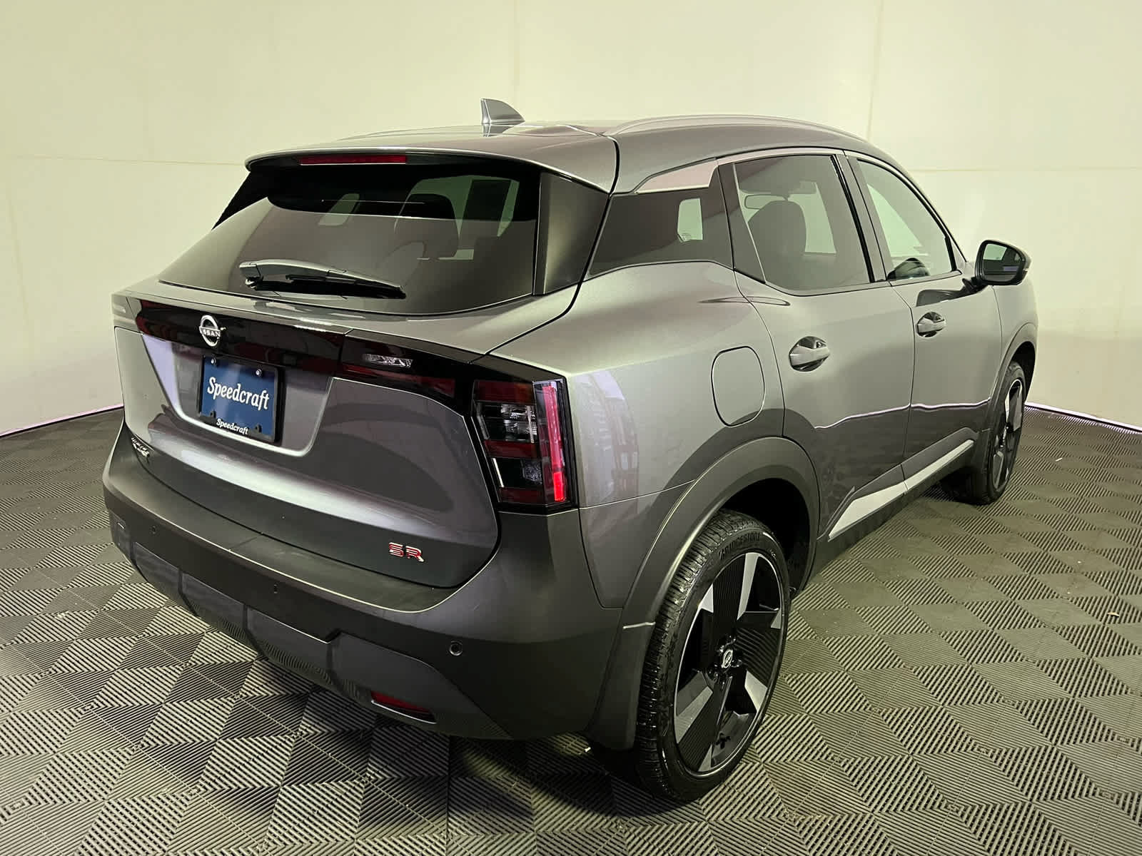 Used 2025 Nissan Kicks SR FWD image 7