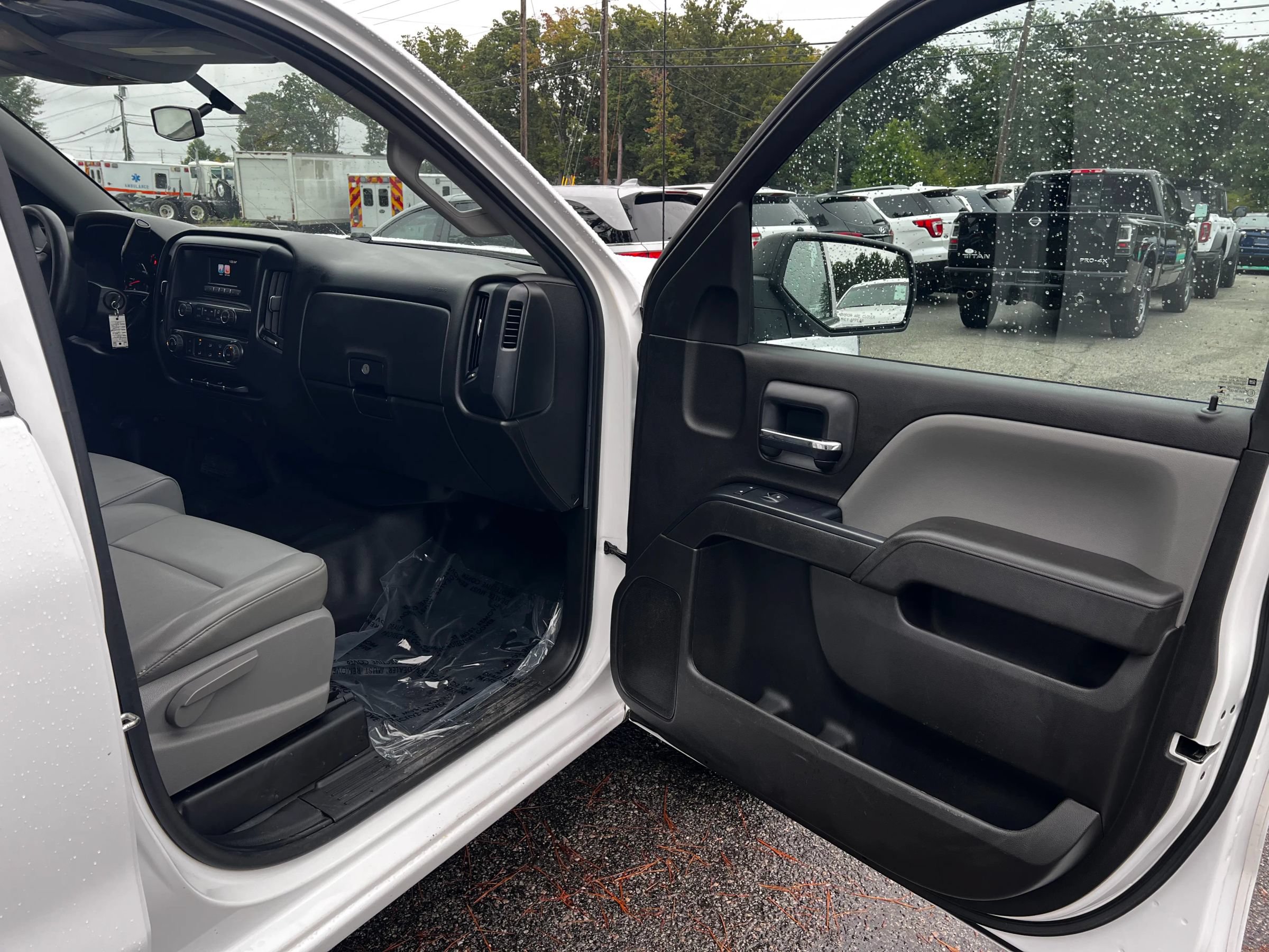 Used 2017 Chevrolet Silverado 1500 W/T RWD image 18