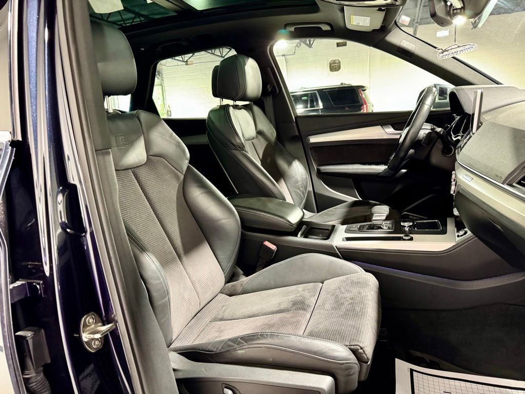Used 2020 Audi SQ5 Premium Plus w/ Premium Plus Package image 24