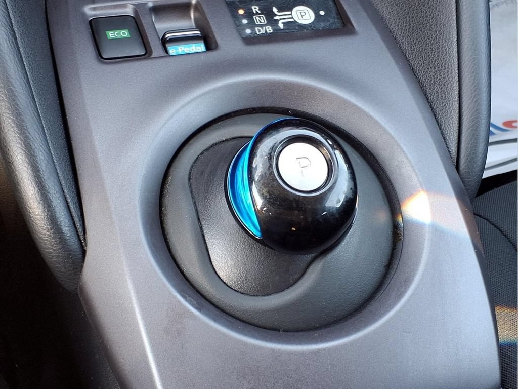 Used 2025 Nissan Leaf S FWD image 15