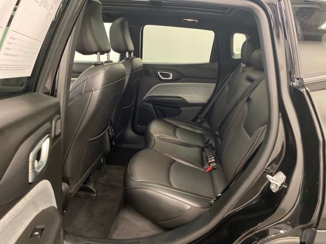 Used 2023 Jeep Compass Latitude w/ Sun and Sound Group AWD/4WD image 20