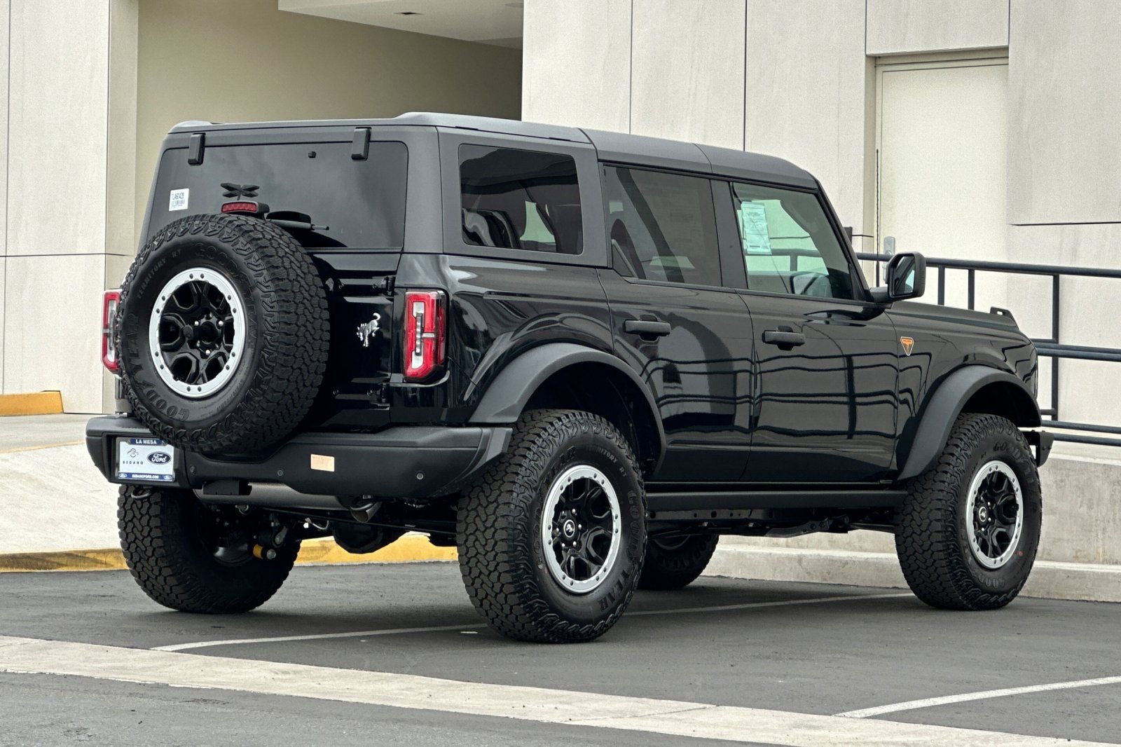 New 2026 Ford Bronco Badlands image 3