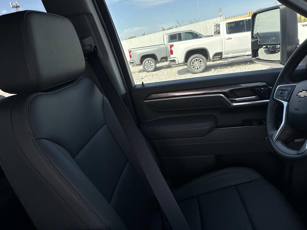 New 2026 Chevrolet Silverado 3500 LTZ w/ LTZ Plus Package AWD/4WD image 11