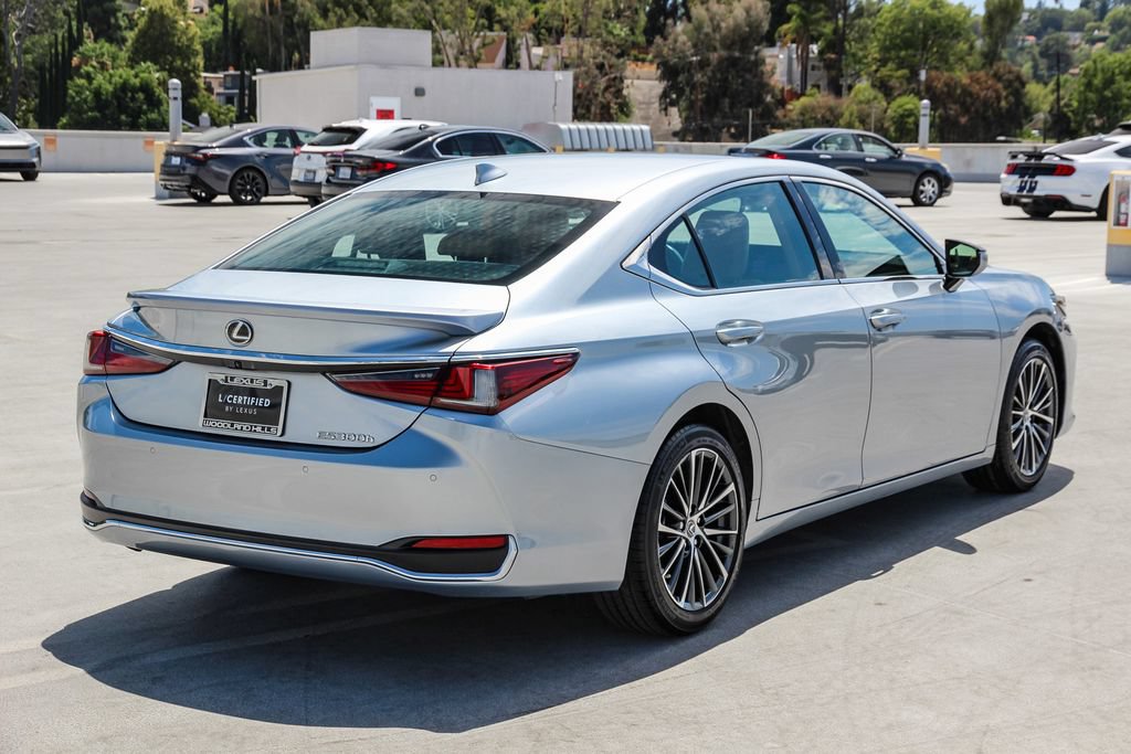 Certified 2024 Lexus ES 300h w/ Premium Package FWD image 5