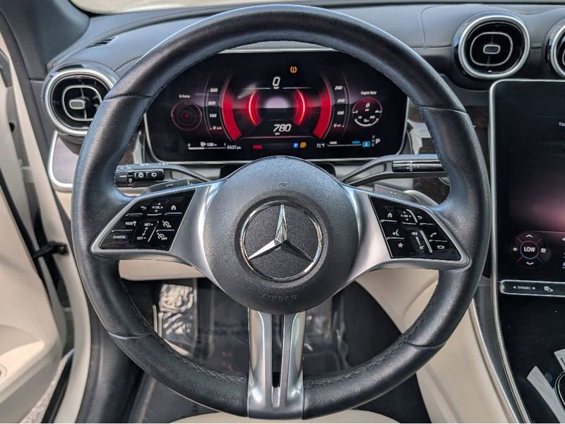 Used 2024 Mercedes-Benz GLC 300 4MATIC image 17