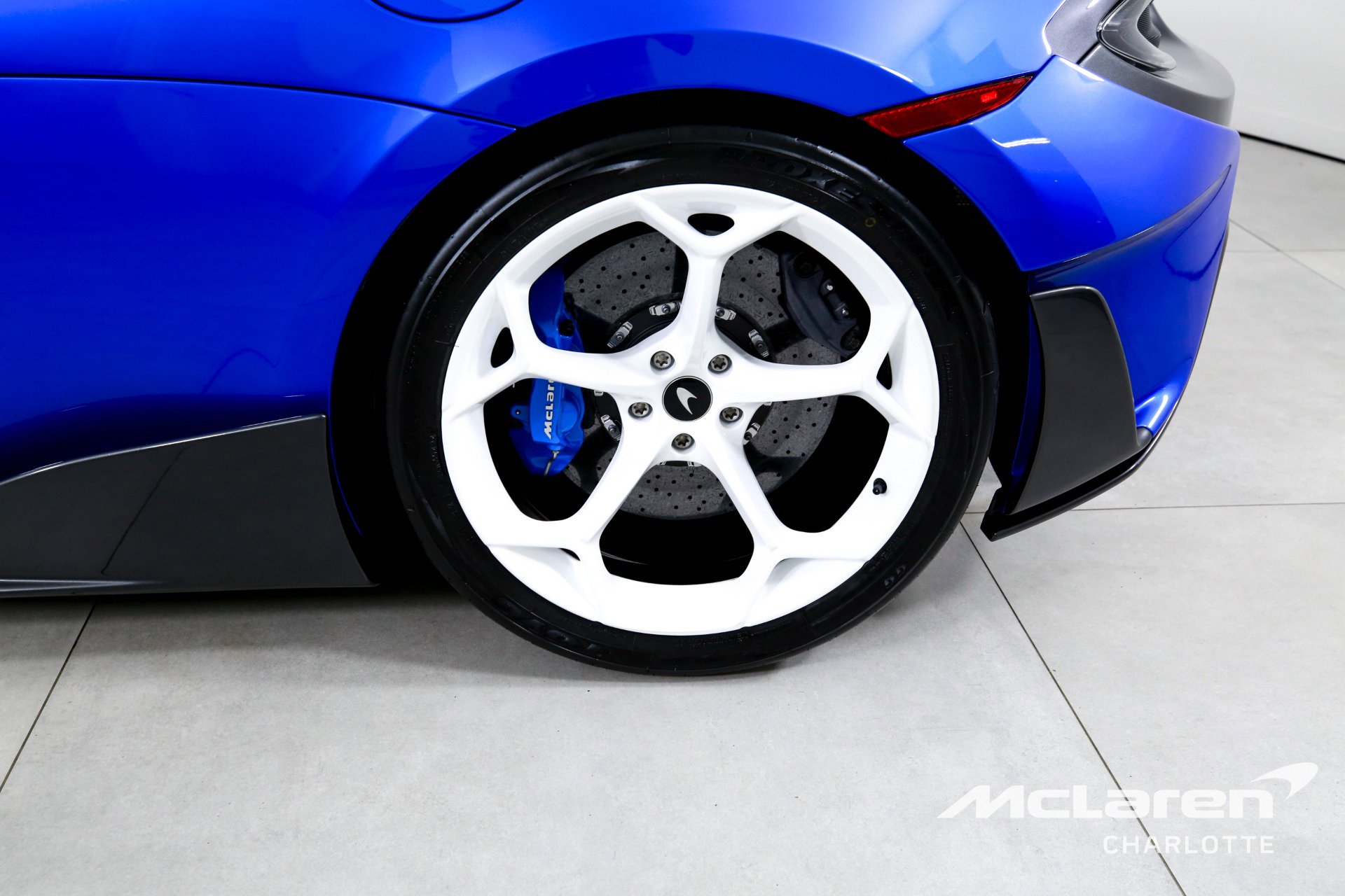 Used 2020 McLaren 600LT Spider image 25