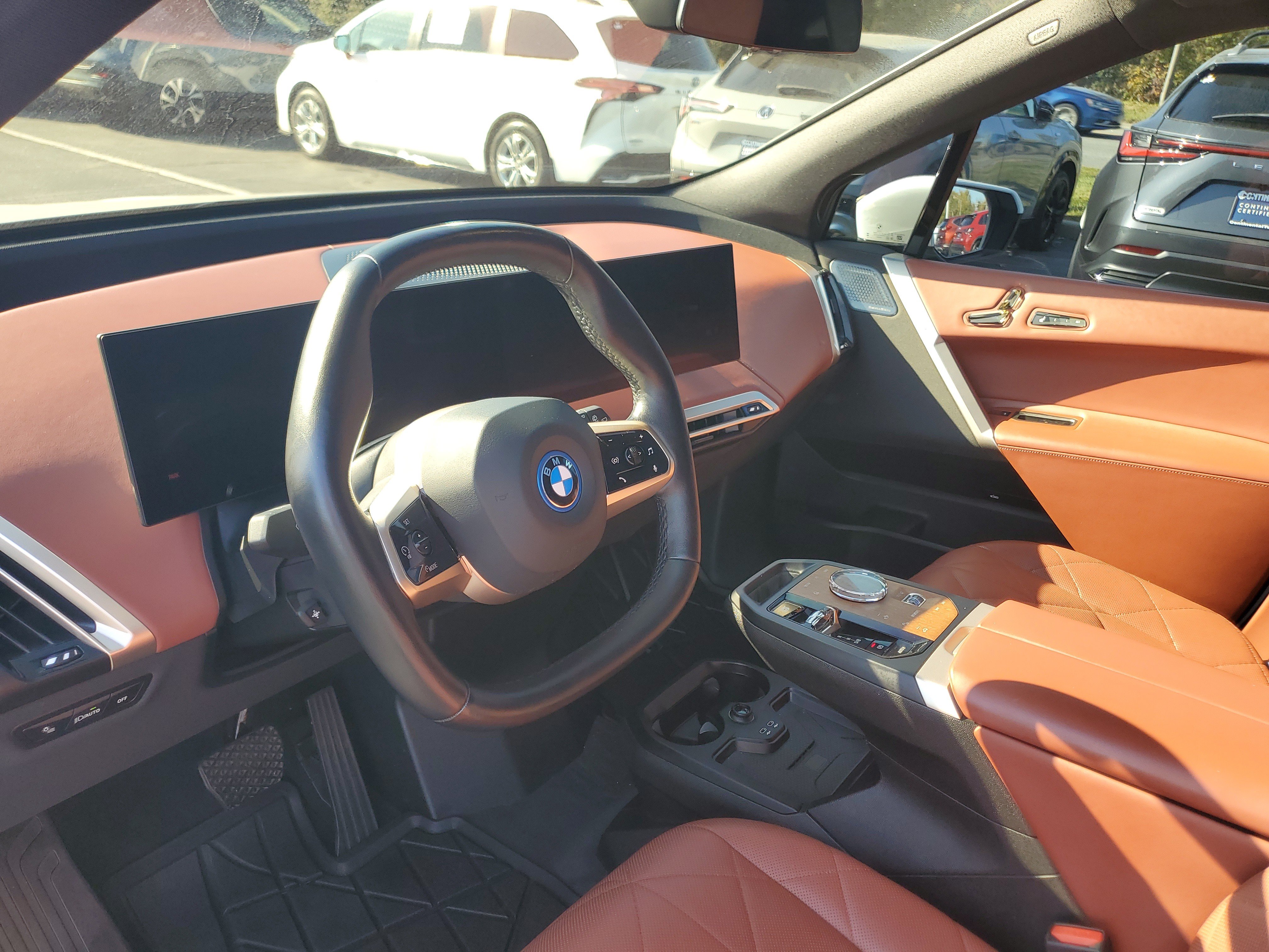 Used 2022 BMW iX xDrive50 w/ Premium Package AWD/4WD image 19