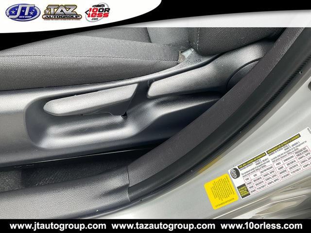 Used 2025 Toyota Corolla LE FWD image 11