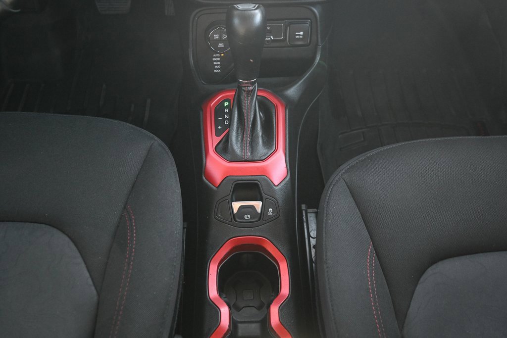Used 2015 Jeep Renegade Trailhawk image 31