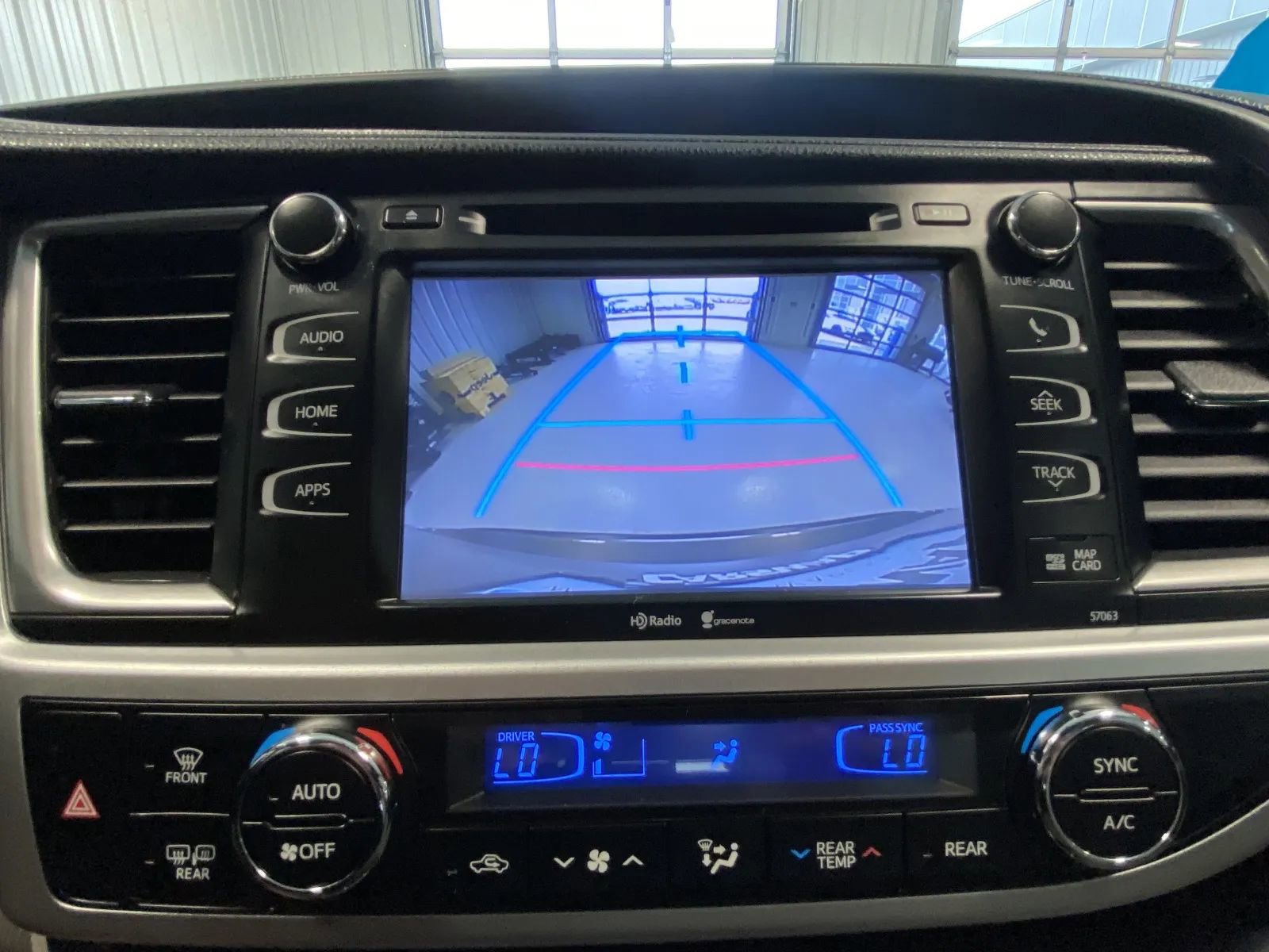 Used 2014 Toyota Highlander XLE AWD/4WD image 30