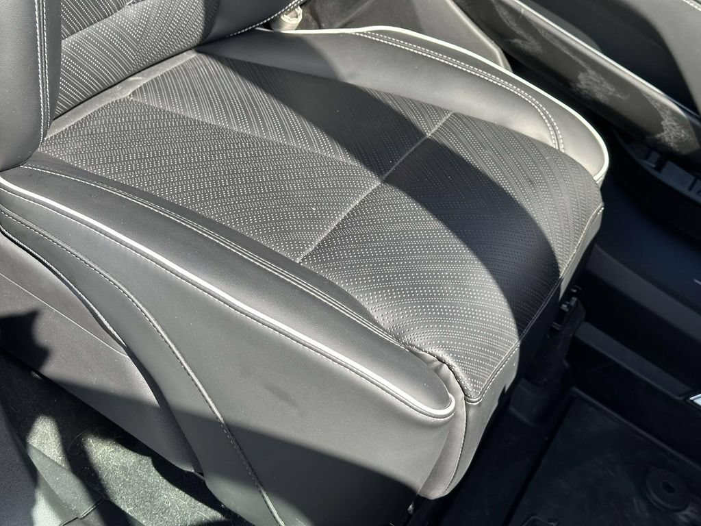 Certified 2026 Cadillac Vistiq Platinum w/ LPO, Floor Liner Package AWD/4WD image 28