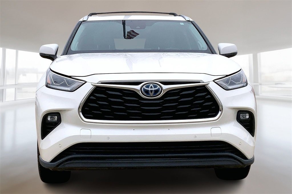 Used 2021 Toyota Highlander Limited image 3