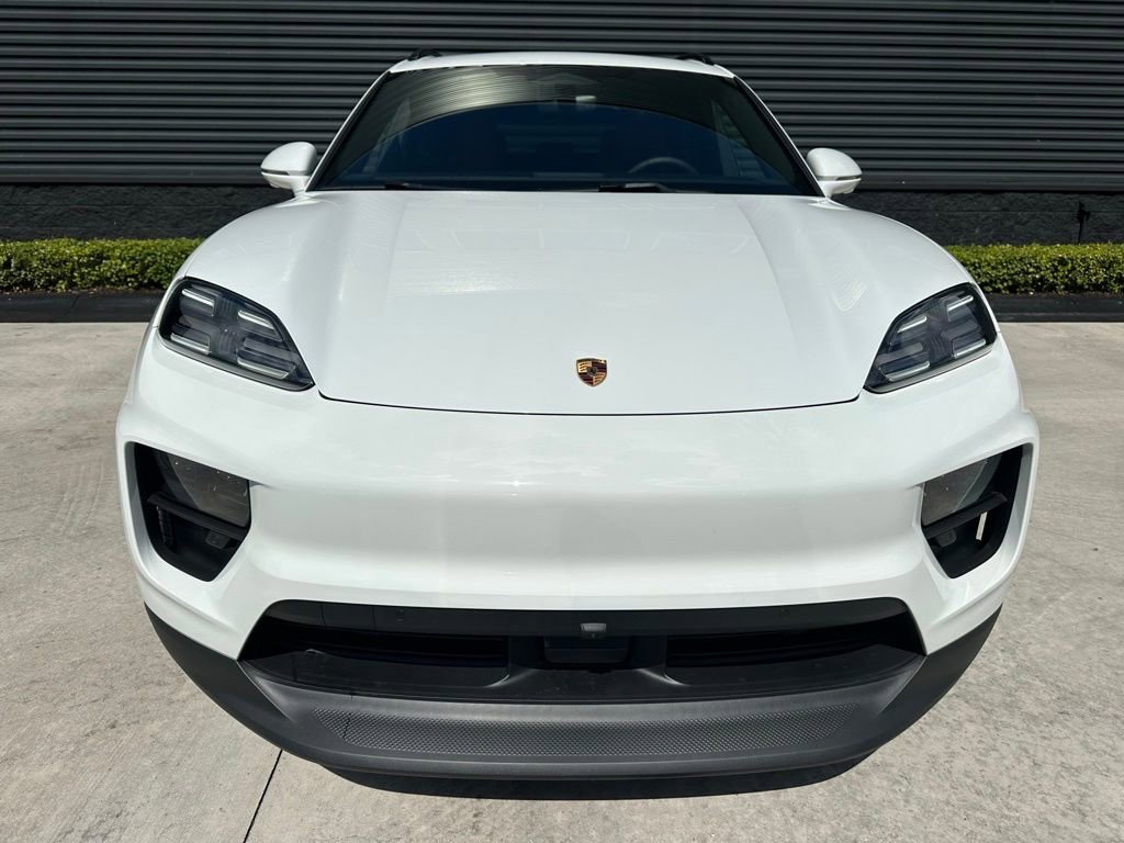 Used 2026 Porsche Macan 4S Electric image 8