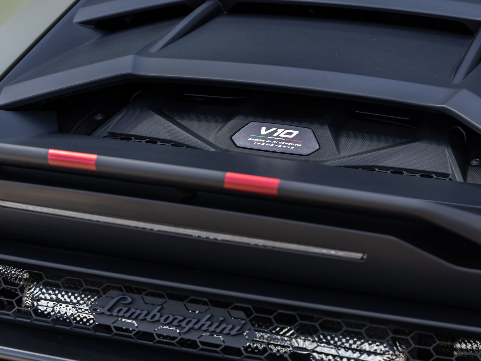 Used 2024 Lamborghini Huracan Sterrato AWD/4WD image 16