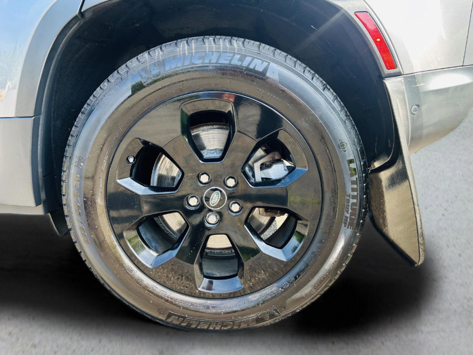 Used 2020 Land Rover Defender 110 HSE image 51