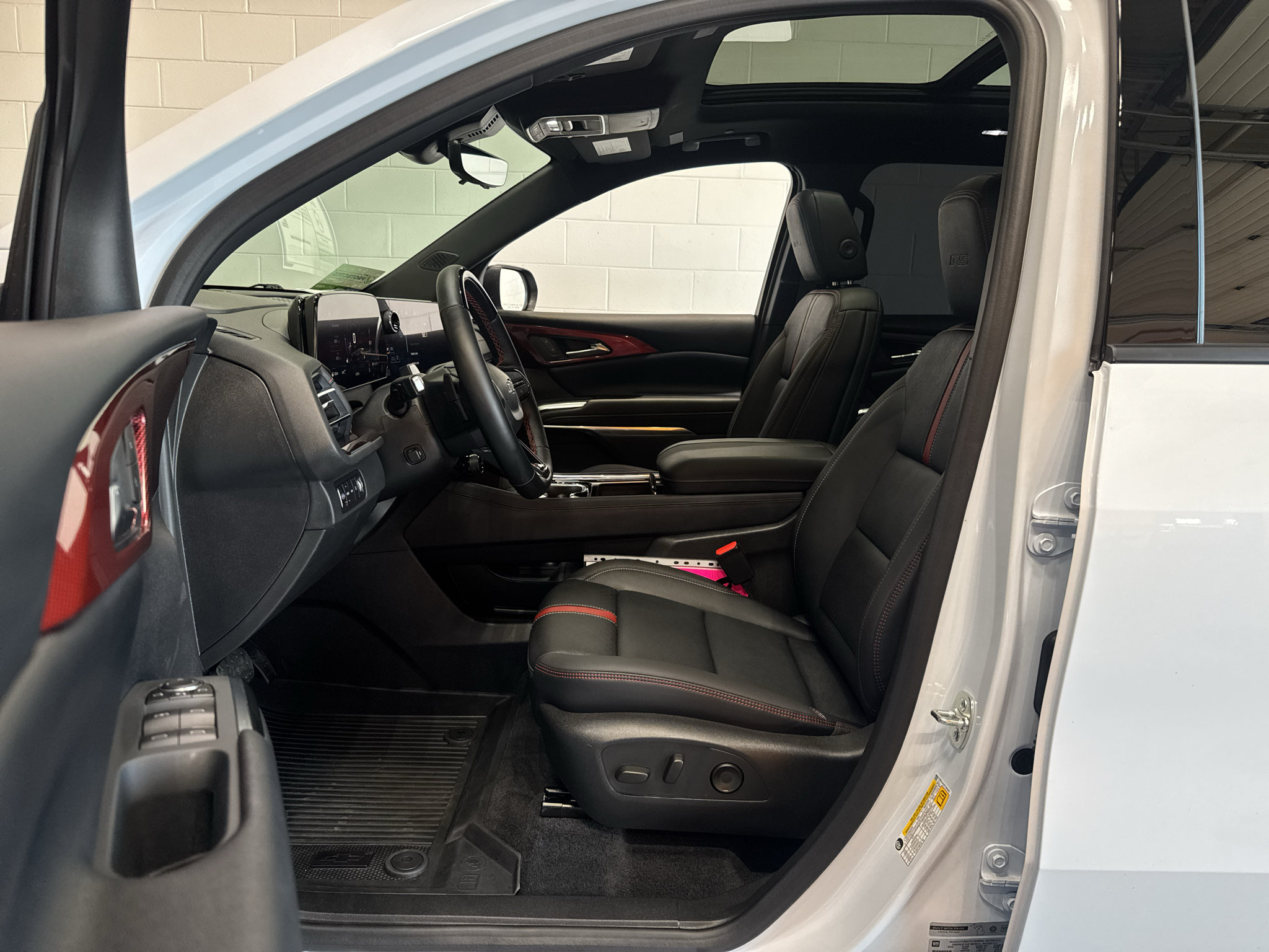 Used 2026 Chevrolet Traverse RS AWD/4WD image 16