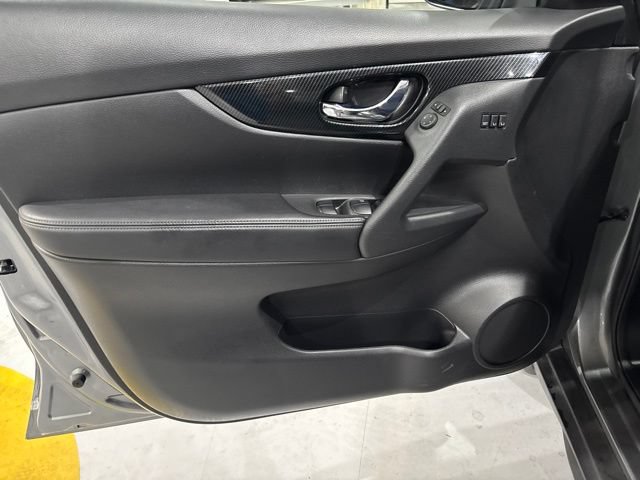 Used 2017 Nissan Rogue SL FWD image 10
