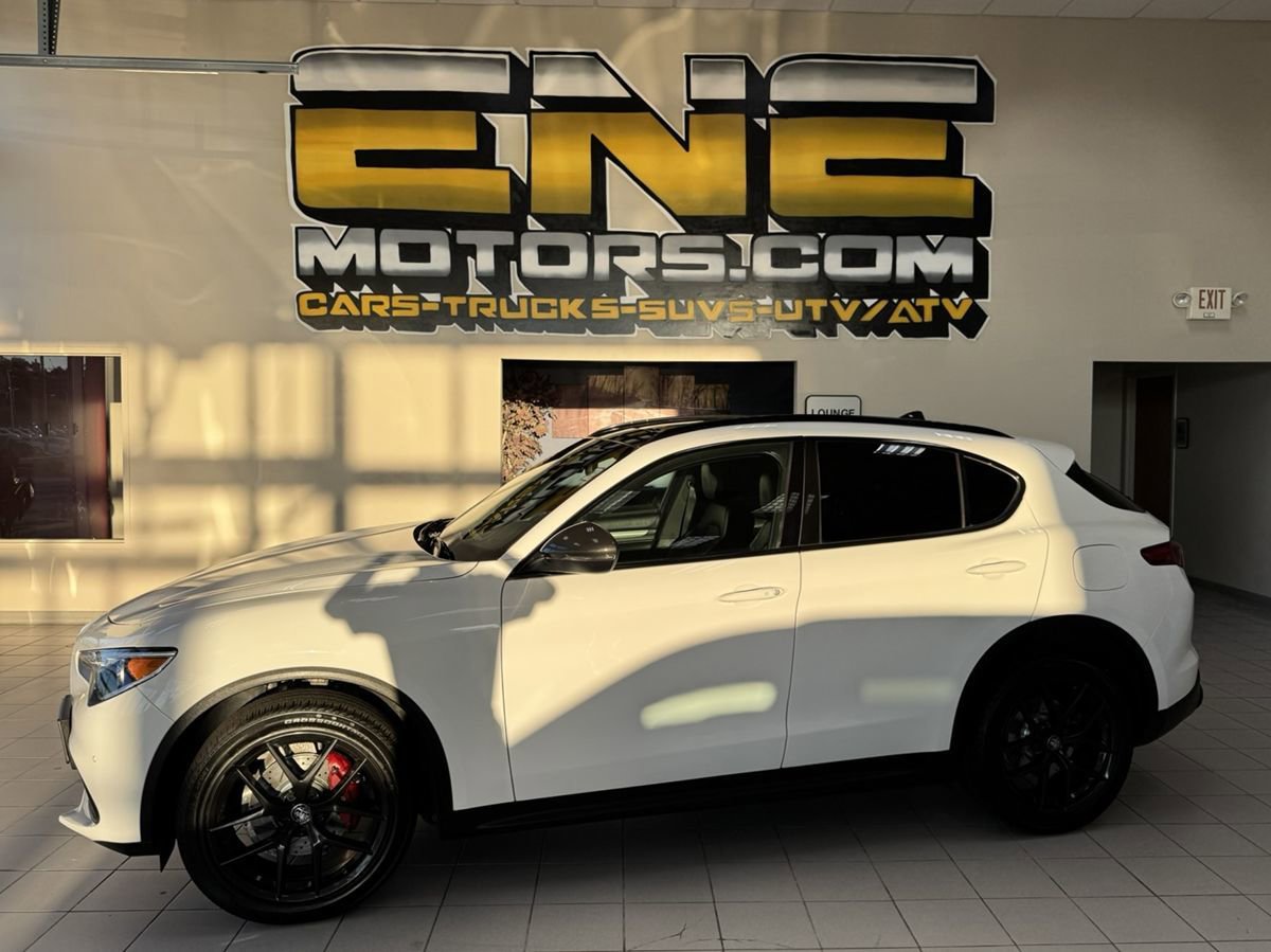Used 2019 Alfa Romeo Stelvio Ti Sport w/ Quick Order Package 22S Sport image 4