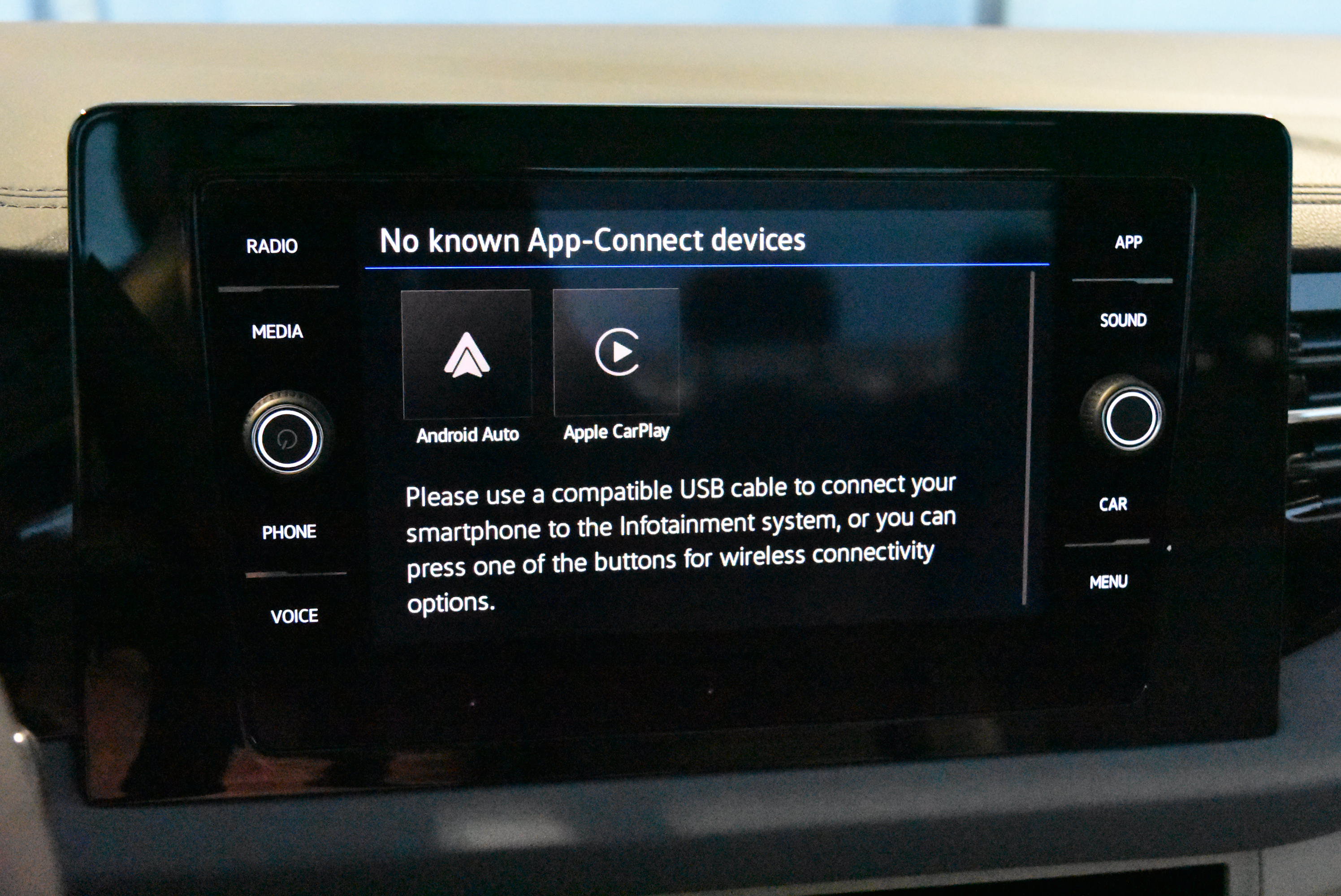 New 2026 Volkswagen Jetta SE FWD image 9