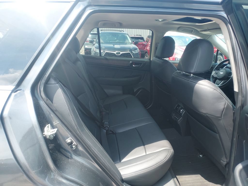 Used 2018 Subaru Outback 2.5i Limited AWD/4WD image 31