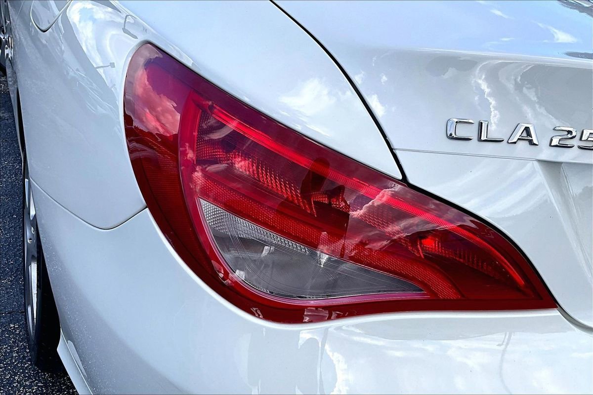 Used 2015 Mercedes-Benz CLA 250 image 23