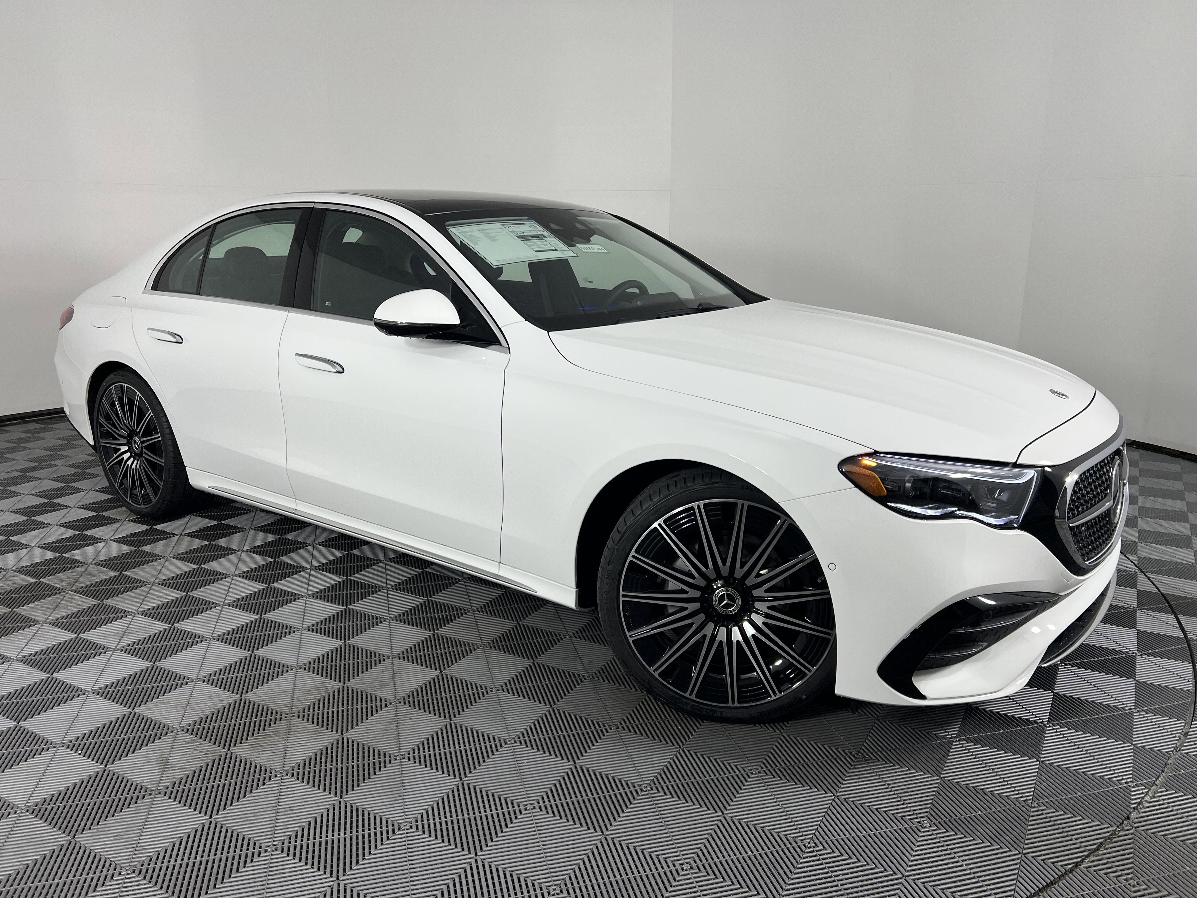 New 2026 Mercedes-Benz E 350 4MATIC Sedan image 2