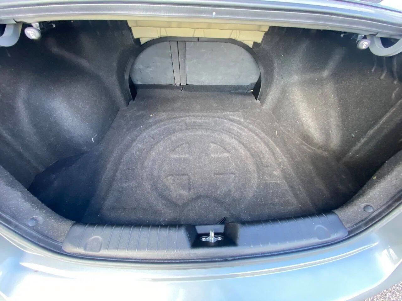 Used 2010 Hyundai Elantra GLS image 15