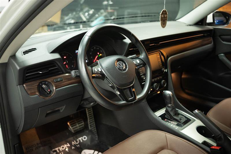 Used 2020 Volkswagen Passat 2.0T SEL image 9