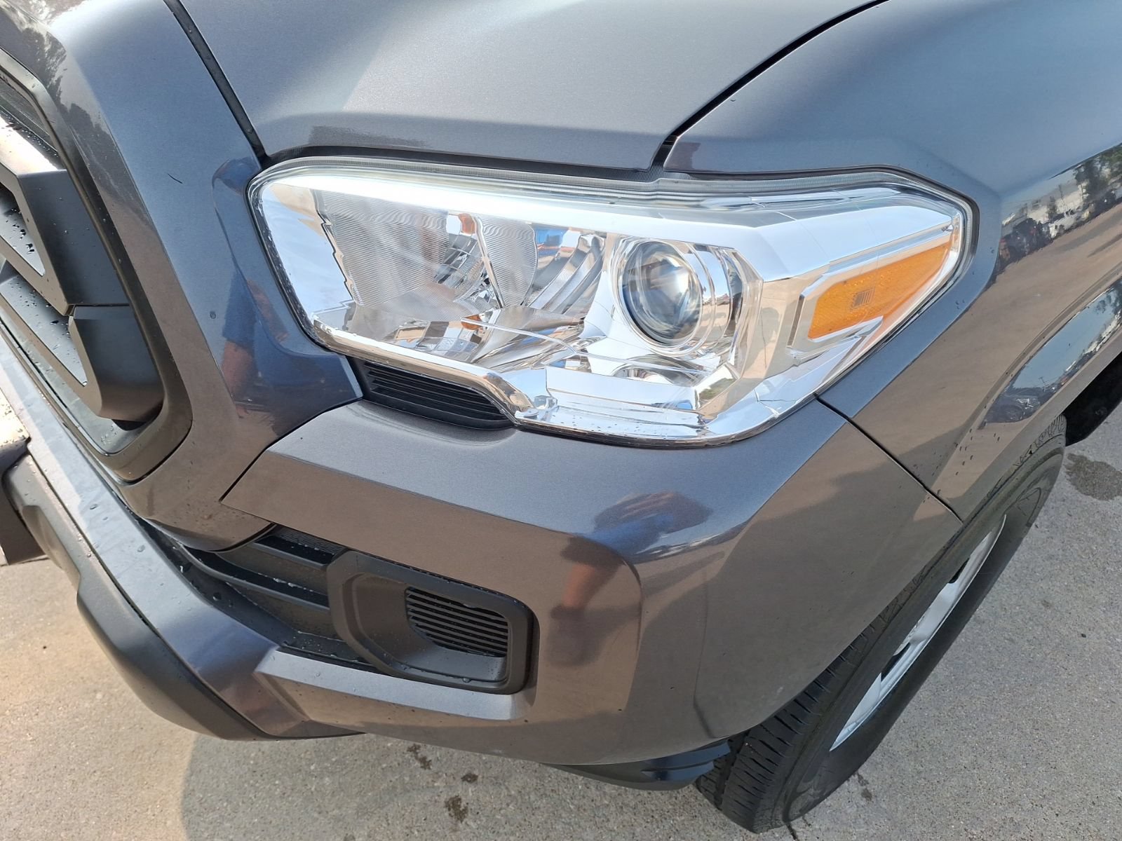 Used 2020 Toyota Tacoma SR w/ SR Convenience Package RWD image 10