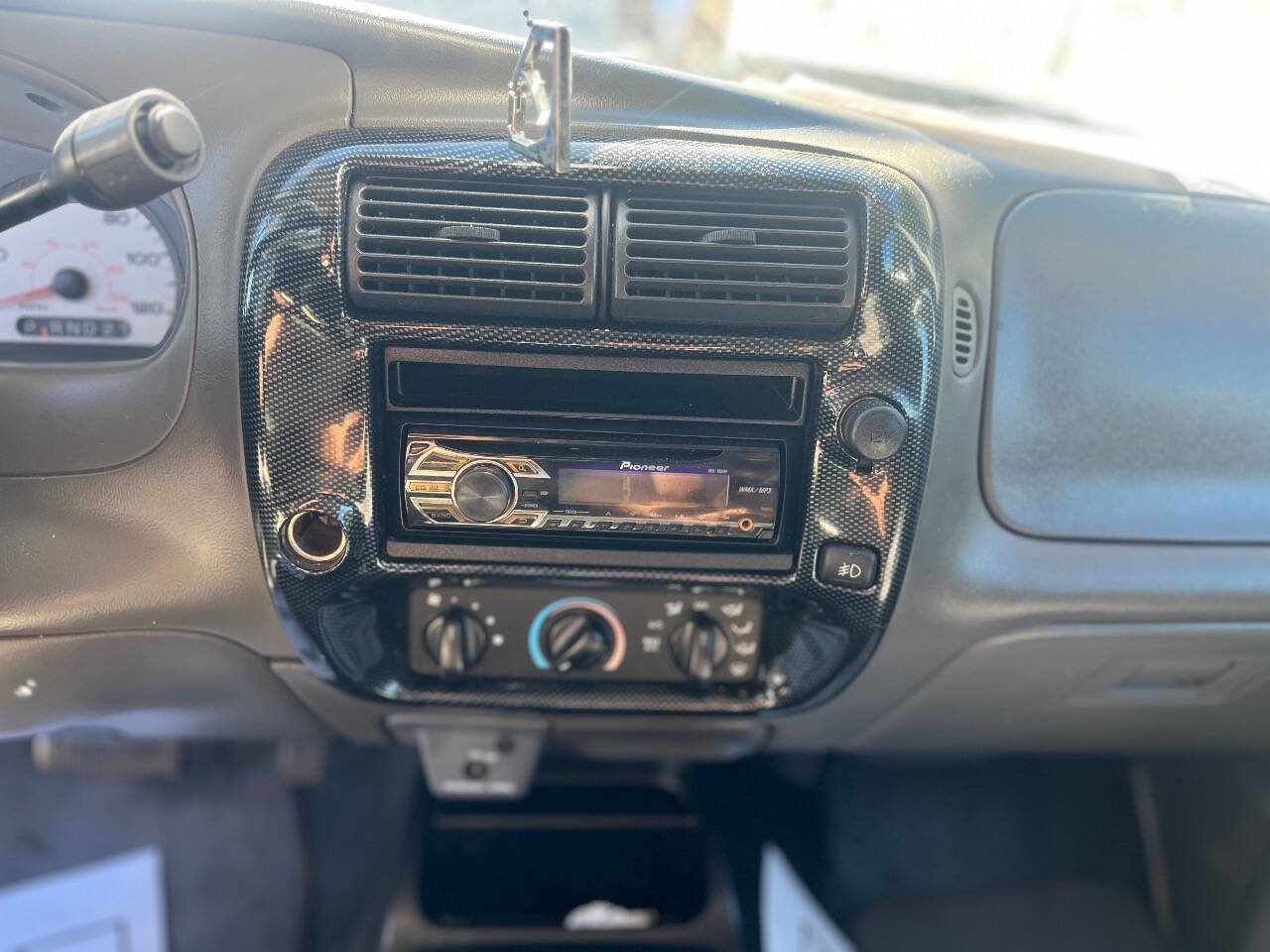 Used 2005 Ford Ranger XLT image 16