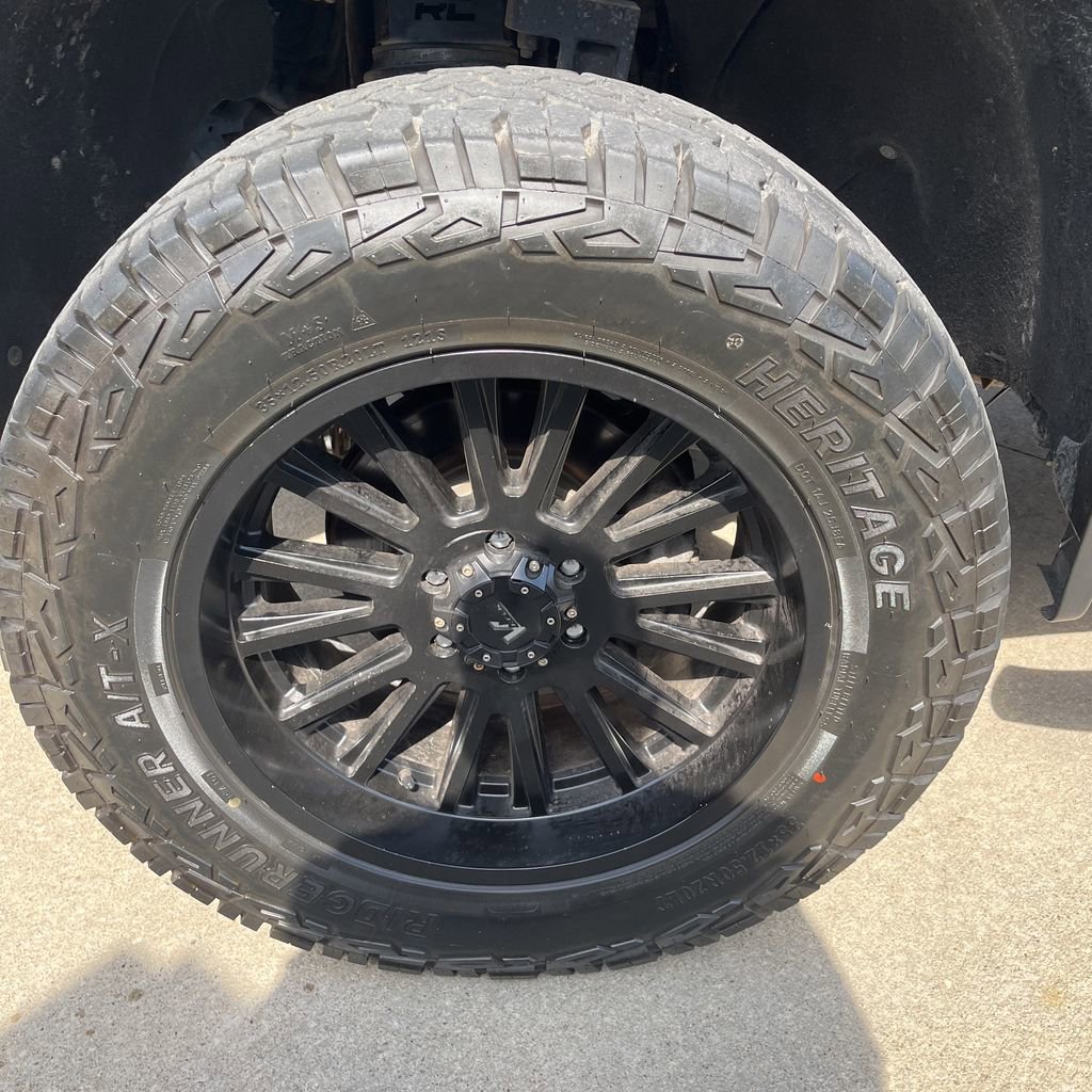 Used 2019 Chevrolet Silverado 1500 LT AWD/4WD image 6