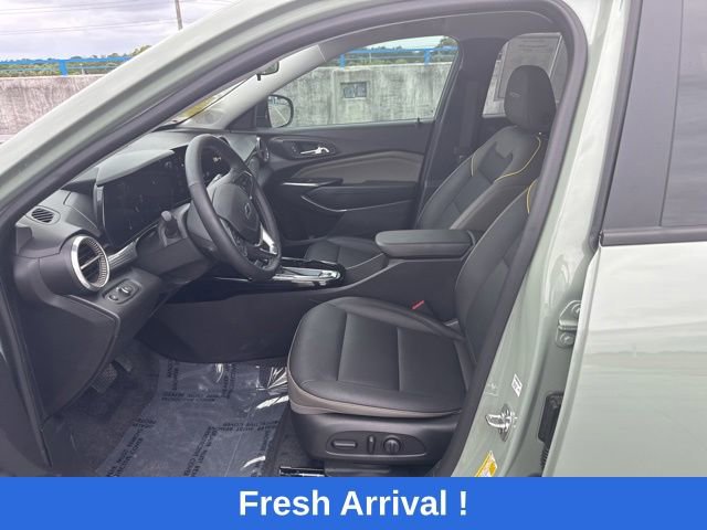 Used 2025 Chevrolet Trax ACTIV w/ Driver Confidence Package FWD image 2