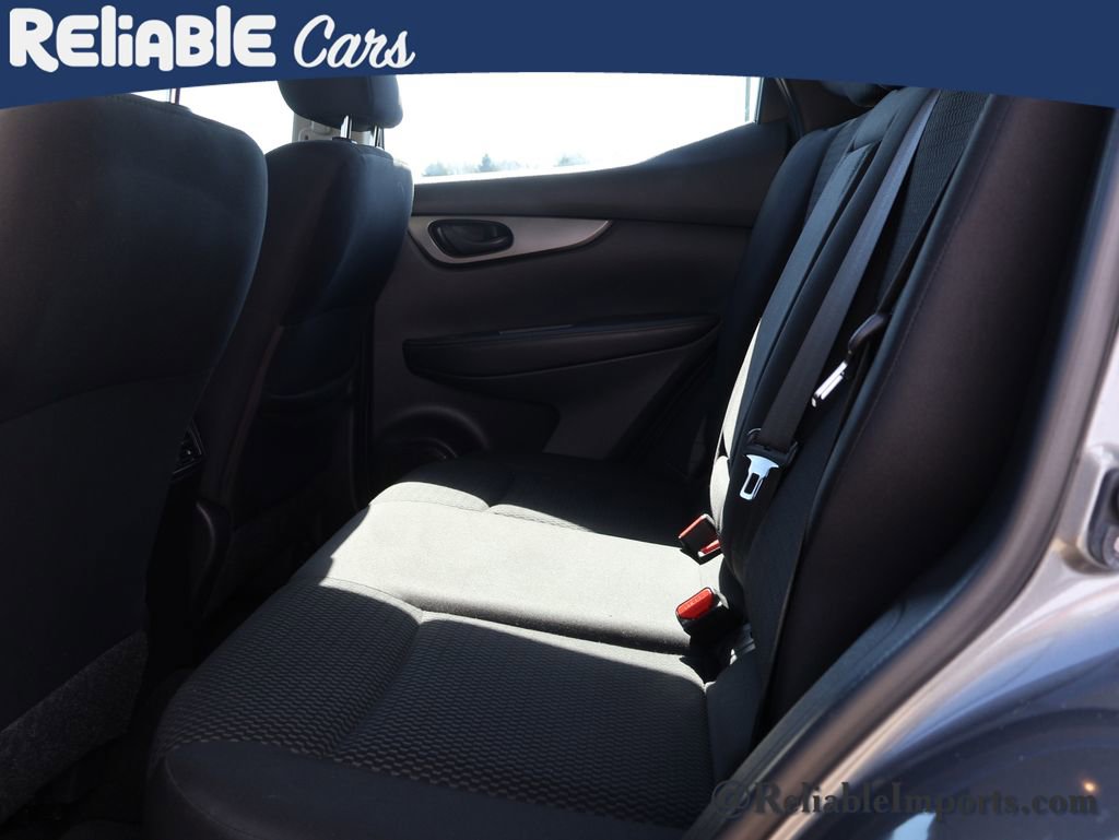 Used 2019 Nissan Rogue Sport S image 18