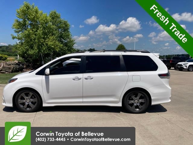 Used 2015 Toyota Sienna SE w/ SE Preferred Package FWD image 7