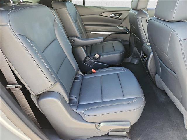 Used 2025 Chevrolet Traverse LT FWD image 20