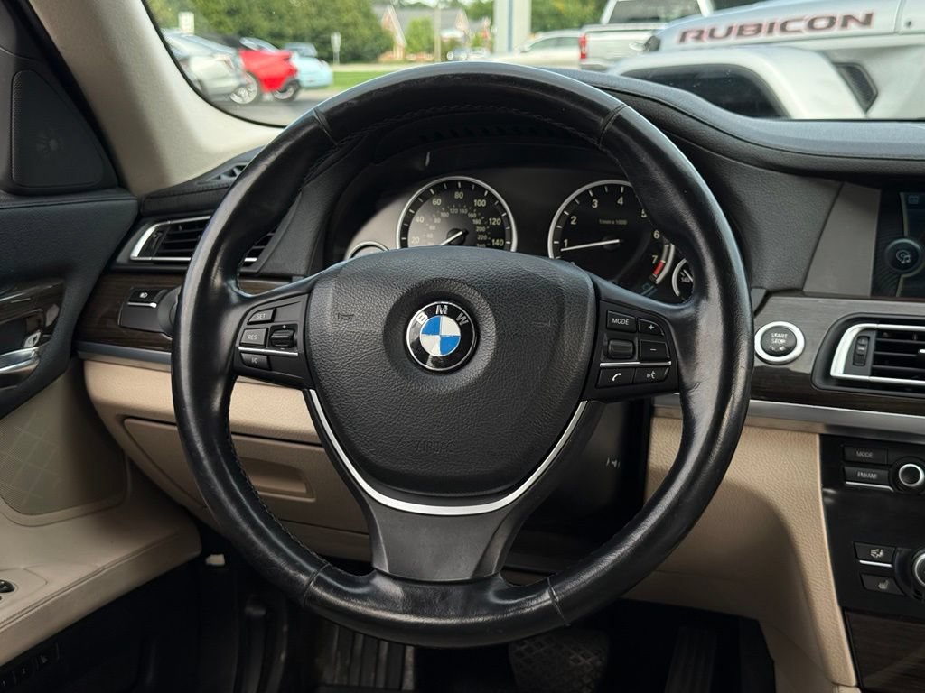 Used 2012 BMW 750i xDrive AWD/4WD image 8