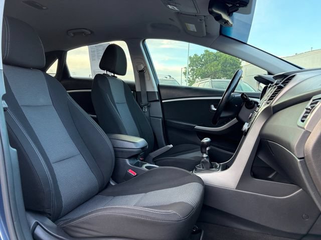 Used 2016 Hyundai Elantra GT FWD image 31